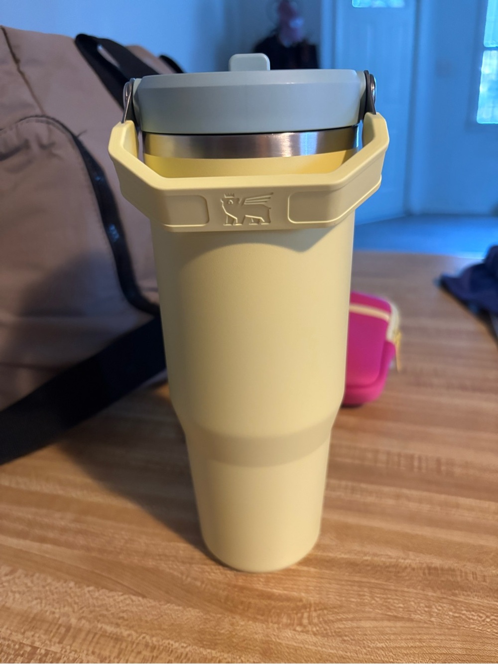 Stanley pale yellow tumbler with light blue gray lid - Picture 2 of 6